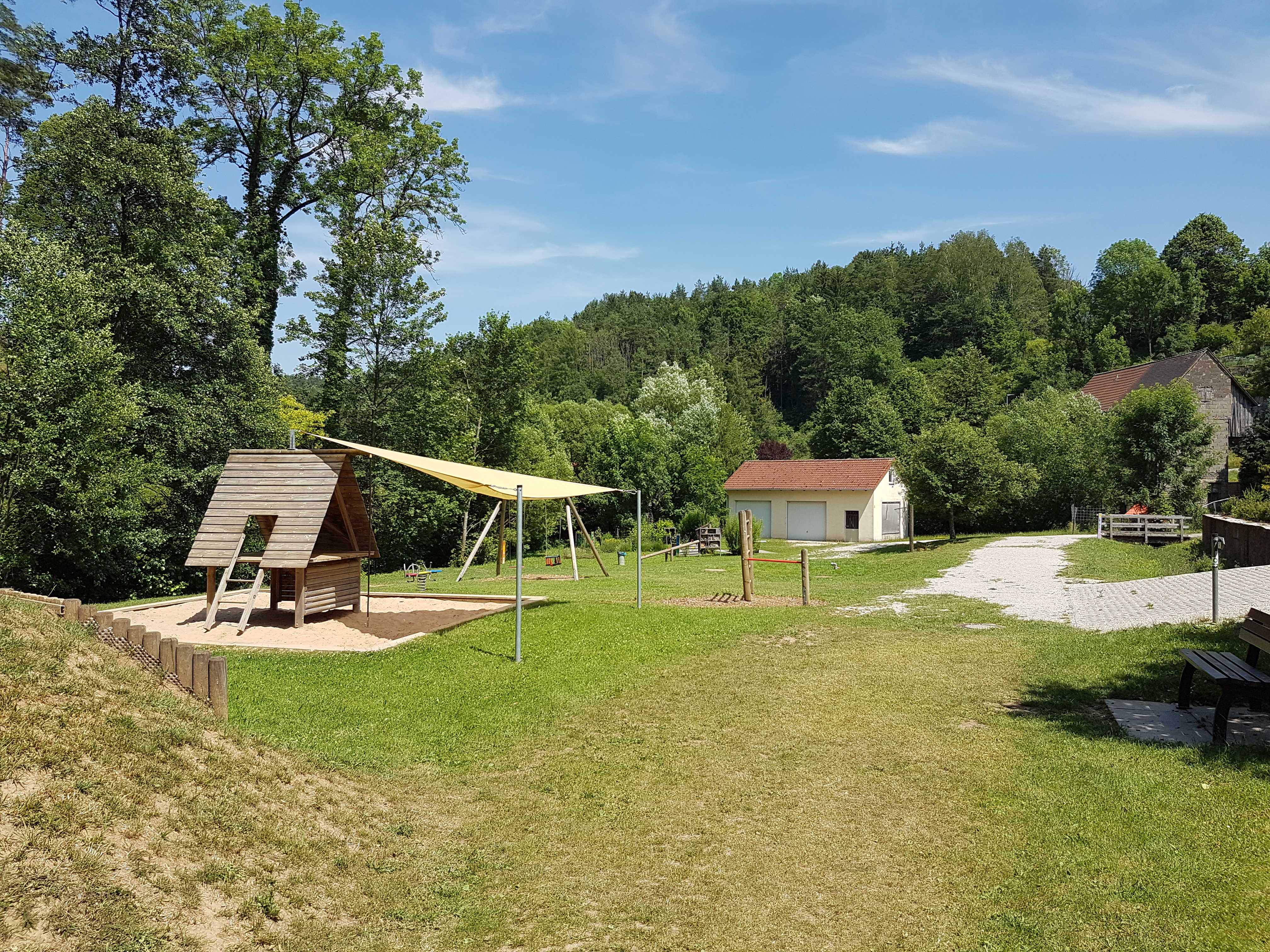 Spielplatz_Bild3.jpg